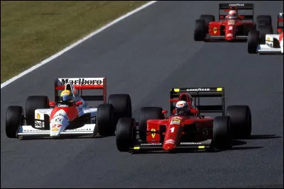 Ayrton Senna a remport&eacute; le Grand Prix du Japon 1990 &agrave; Suzuka et a ainsi gagn&eacute; le titre mondial sur la piste.