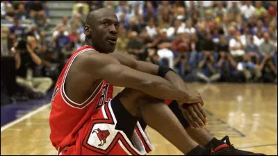 Avec quelle &eacute;quipe de la NBA Michael Jordan a-t-il remport&eacute; ses six titres de champion dans les ann&eacute;es 90 ?