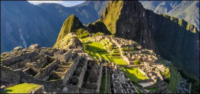 De quelle civilisation ancienne la cit&eacute; du Machu Picchu fait-elle partie ?