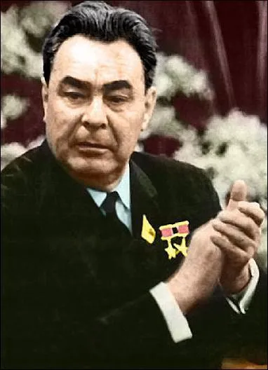 Il fut 2 fois prsident du Prsidium du Soviet suprme. Quel est son nom ?