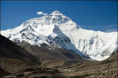 Le mont Everest se trouve dans la cha&icirc;ne de montagnes de l'Himalaya. Vrai ou faux ?