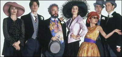 Qui est le r&eacute;alisateur du film "Quatre mariages et un enterrement" ?