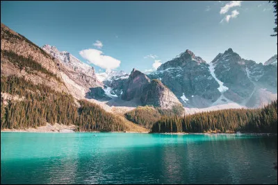Dans quelle r&eacute;gion g&eacute;ographique se situe le lac Ba&iuml;kal, le lac d'eau douce le plus profond du monde ?