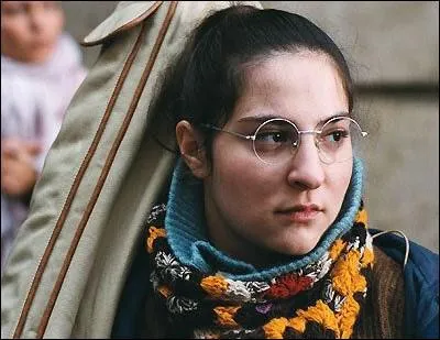 De quel instrument joue Marilou Berry dans 'La premire fois que j'ai eu 20 ans' ?