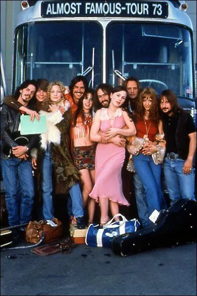 Comment s'appelle le groupe de rock que suit le jeune hros, journaliste en herbe, dans 'Presque Clbre' ?