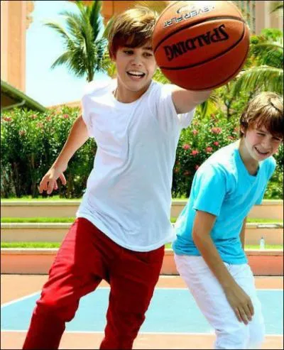 De quels instruments joue-t-il ?