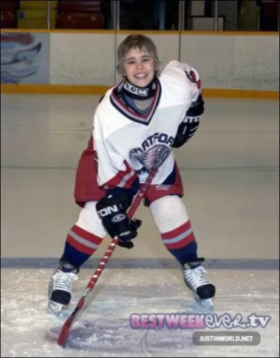 Sur quel site, sa mre a-t-elle mis en ligne ses premires vidos ?