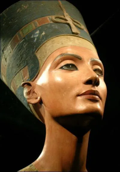 Qui est cette reine, femme d'Akhnaton