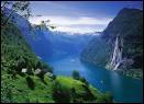 Le mot 'fjord' est videmment d'origine norvgienne. Ce terme signifie...