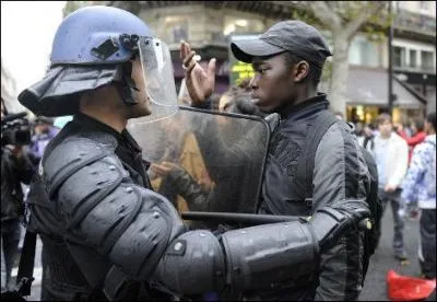 Combien de manifestations les policiers parisiens doivent-ils grer chaque anne sans qu'il y ait de pots casss ?