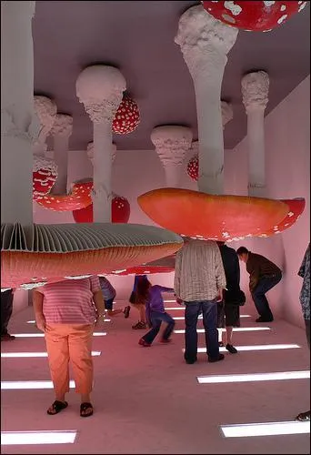 Quel artiste Sudois est  l'origine d'une oeuvre mycologique ?