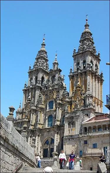 Aboutissement de l'un des plerinages les plus clbres d'Europe.