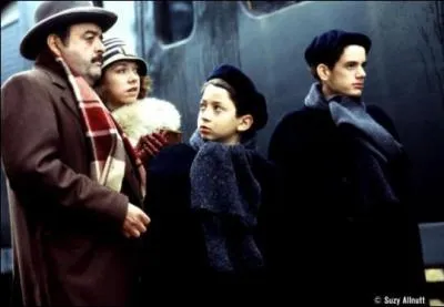 Dans ce film il est Mr Rezeau qui vit en 'harmonie' avec sa femme Catherine Frot, c'est