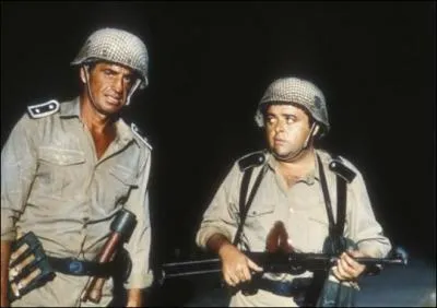 Dans ce film il est Bral lgionnaire en mission pour rcuprer un trsor avec Belmondo , c'est ... .