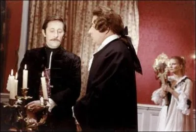 Dans ce film il est l'abb� Dubois encore avec Noiret, c'est ...