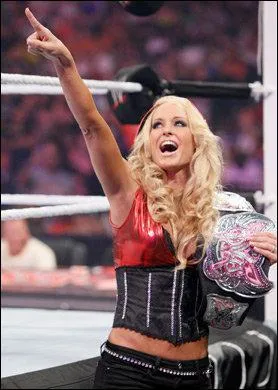 Melina a eu le titre des divas face  qui ?