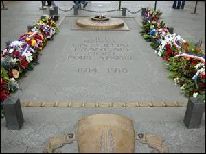 Je suis sous l' Arc de Triomphe depuis :