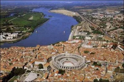 Dans quelle ville se trouve ce trs bel amphithtre ?