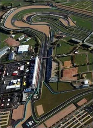 Y a-t-il un circuit automobile  Adlade ?