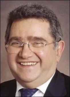 Elu en 1995  l'Acadmie des sciences. C'est un fameux physicien et homme politique. Il n'aime pas beaucoup les exagrations de certains ecologistes. Qui est-il ?