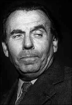 Il s'appelait en ralit Louis-Ferdinand Destouches et a crit : Voyage au bout de la nuit, Mort  crdit, Bagatelle pour un massacre. Qui tait-il ?