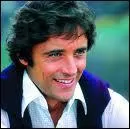 Il nous a chant : ' Des poooommeuuus, des poioioireuuus et des scoubibous, bidous aaah '. De qui s'agit-il ?