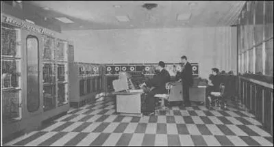 Otto Frisch, Niels Bohr et Rudolf Peierls (1939) ?