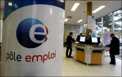 Maryse s'estime vole : elle a occup pendant 3 mois un poste de grante d'agence immobilire sous un contrat d'AFRP financ par Ple emploi. Pour un plein-temps, elle touchait :