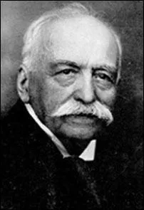 Qu'inventa Auguste Escoffier (1846-1935) ?