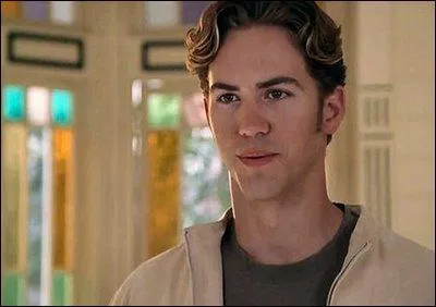 Qui joue le rle de Wyatt adulte dans Charmed ?