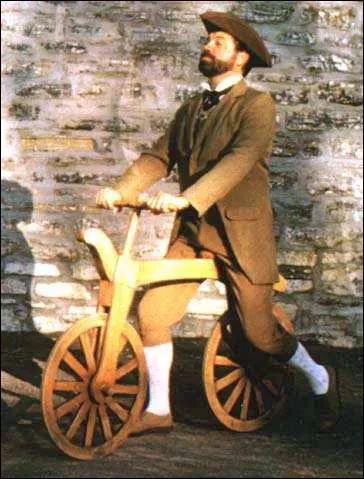 Quand on parle de pdales, on pense tout naturellement au vlo. Or, bizarrement, l'anctre du vlo n'en possdait pas. Comment appelait-on cet engin ?