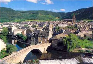 Quelle est la préfecture de la Lozère ?
