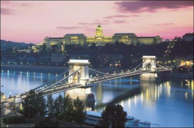 Le Danube traverse Budapest.