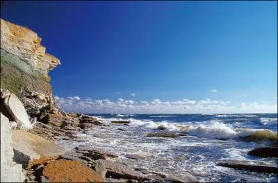 L'Estonie n'a de frontires terrestres qu'avec la Lettonie et la Russie.