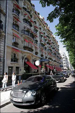 C'est celui de l'Avenue Montaigne, toujours dans ce triangle d'or parisien :