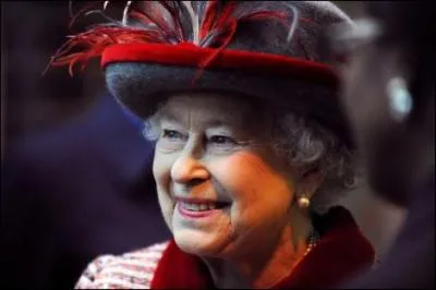 La Reine Elisabeth II d'Angleterre a remani cette semaine sa politique de communication, choisissant un nouveau mode d'expression :