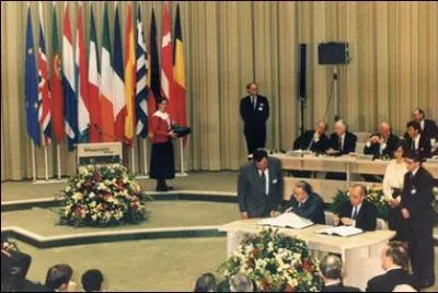 En quelle anne a t sign le trait de Maastricht ?