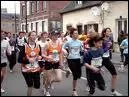 Dbut septembre 2008, la ville de Sydney, en Australie, a accueilli une course de 80 mtres qui a runi 265 participantes. L'insolite tant de courir cette distance avec