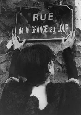 Madame, soyez au rendez-vous, 25 rue de la Grange aux loups, faites vite il y a peu d'espoir, il a demand  vous voir...