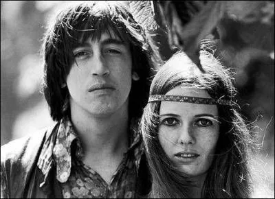 Vous les verrez des fleurs dans les cheveux, tous les hippies de San Fransisco, plein d'amour dans leurs yeux