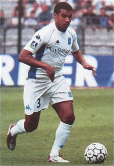 Il y a Jean Jaurs, que tout le monde connait, et il y a l'ex-latral gauche d'Auxerre, un Jaurs lui aussi, mais son prnom est :