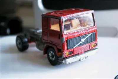 Quelle marque reprsente ce logo ?