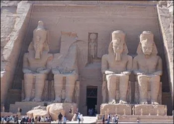 Quel pharaon r�gna en Egypte de 380 � 362 avant J-C ?