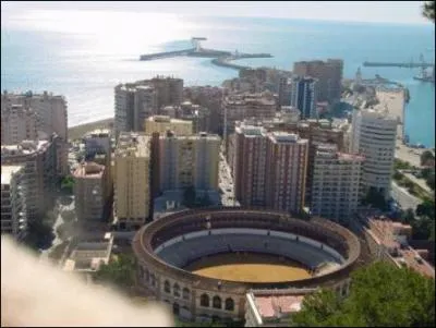 Ville espagnole, principale ville du littorale mditerranen. Quelle est-elle ?