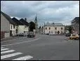 Dans un site accident, au fond du vallon de la Vaux, une abbaye cistercienne fut fonde en 1135. Sept filatures s'installrent au19e s. La fort entoure le village.