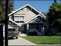 Qui est le propritaire de cette magnifique maison ?