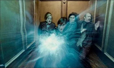 Dans cet ascenseur, Ron et Hermione sont-ils prsents ?