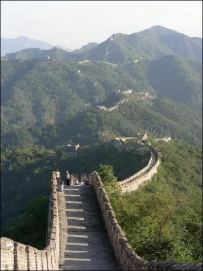 La Grande Muraille de Chine mesure ... environ