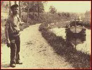 Qui est cet homme et que fait-il ?