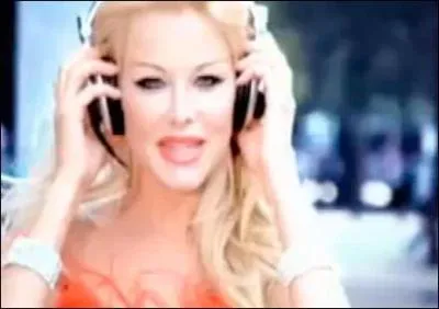 De quelle mission est issue cette chanteuse ?